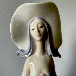 Collectible Retired Lladro #1431 “The Debutante”